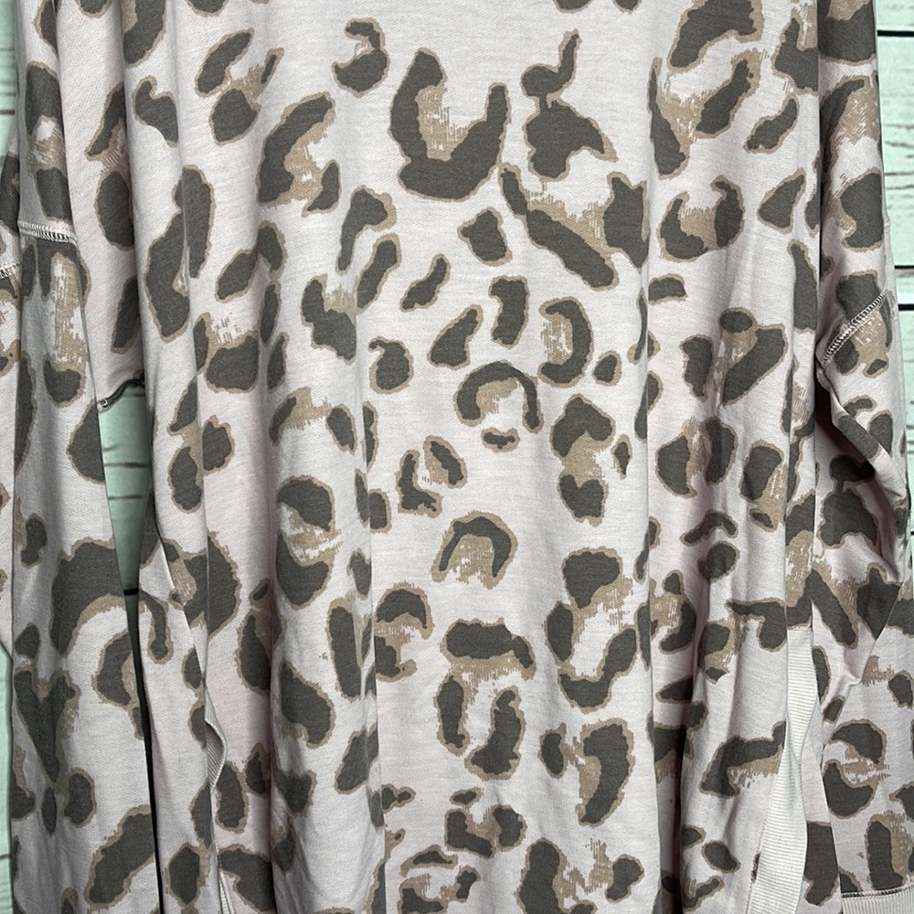New Directions Pink Camo Design HILo Long Sleeve Sweatshirt Sz XL! - Picture 2 of 8